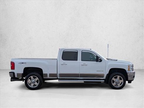 Used 2014 Chevrolet Silverado 2500 LTZ w/ LTZ Plus Package image 4
