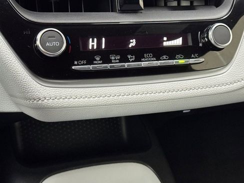 Used 2024 Toyota Corolla SE image 19