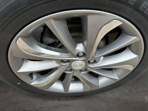 Used 2021 Buick Encore GX Essence w/ Experience Buick Package FWD image 16