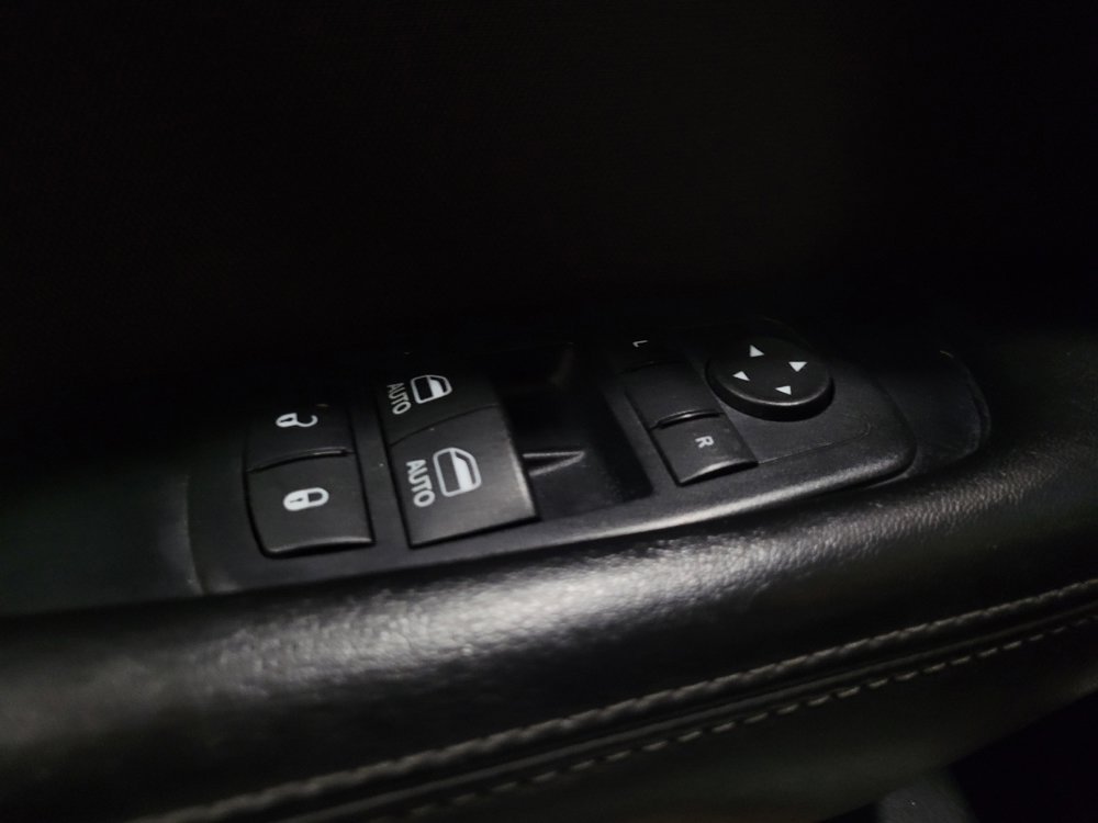 Used 2016 Dodge Challenger R/T w/ Driver Convenience Group RWD image 27