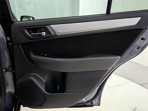 Used 2017 Subaru Outback 2.5i Premium image 19