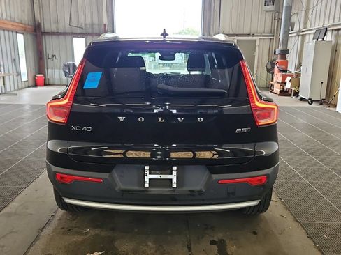 Used 2023 Volvo XC40 B5 Plus AWD/4WD image 16