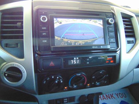 Used 2014 Toyota Tacoma 4x4 Double Cab w/ TRD Off-Road Package image 8
