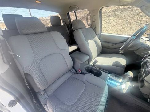 Used 2009 Nissan Frontier SE w/ SE Value Truck Pkg RWD image 24