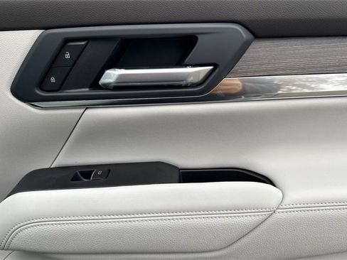 New 2026 GMC Terrain Denali w/ LPO, Floor Liner Package image 20