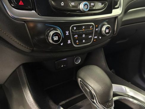 Certified 2021 Chevrolet Traverse LT FWD image 22