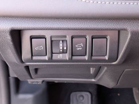 Used 2025 Subaru Outback Limited AWD/4WD image 24
