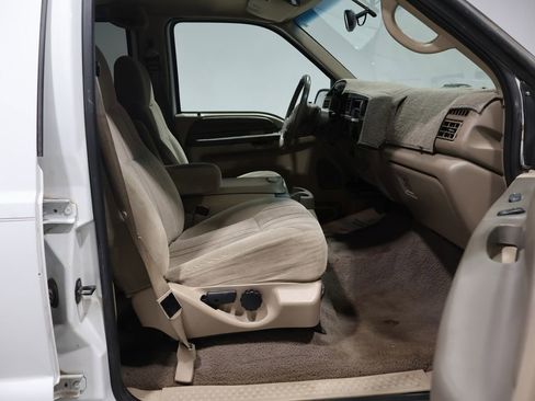 Used 2000 Ford Excursion XLT image 24