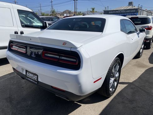 Used 2021 Dodge Challenger SXT AWD/4WD image 9