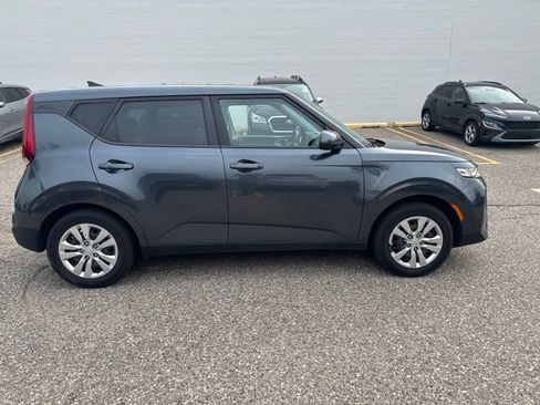 Used 2020 Kia Soul LX FWD image 3