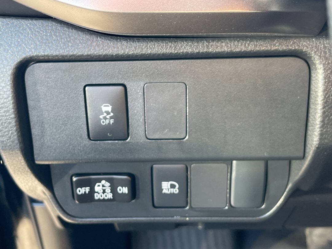 Certified 2023 Toyota Tacoma SR5 AWD/4WD image 22