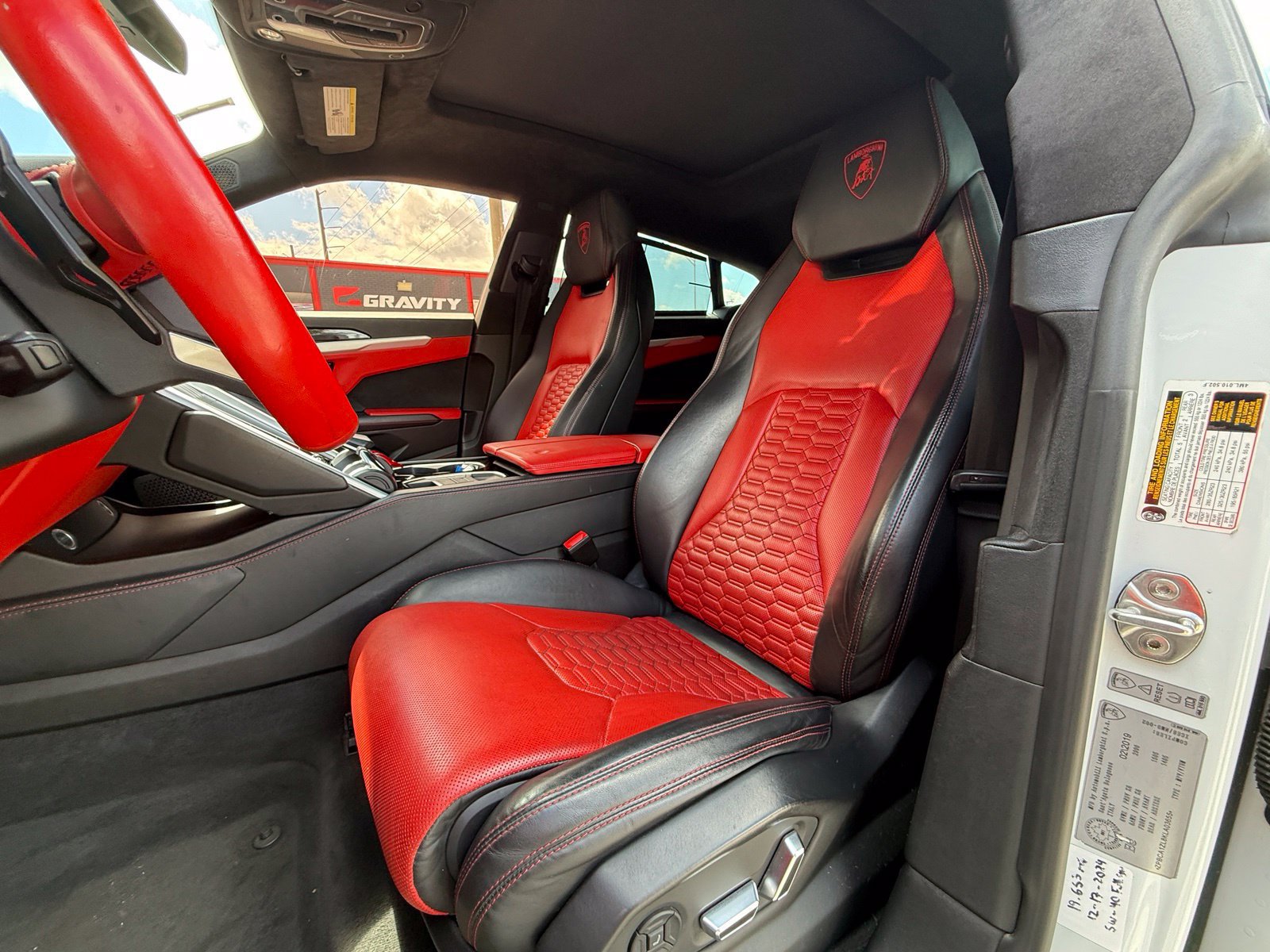 Used 2019 Lamborghini Urus AWD/4WD image 19