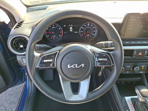 Certified 2023 Kia Forte LXS w/ LXS Technology Package FWD image 17
