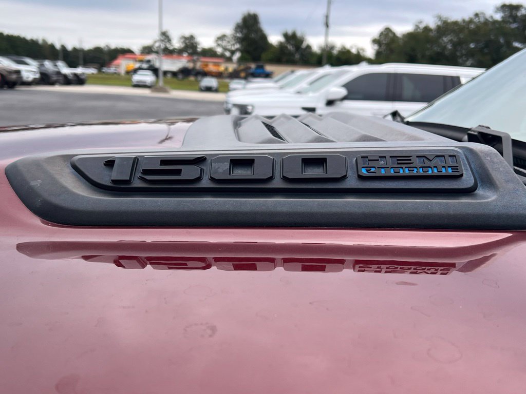 Used 2023 RAM 1500 Laramie AWD/4WD image 5