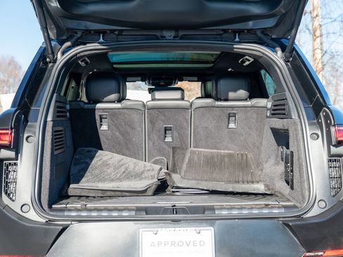 Used 2023 Land Rover Range Rover Sport First Edition image 38