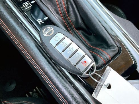 Used 2024 Nissan Altima 2.5 SR FWD image 13