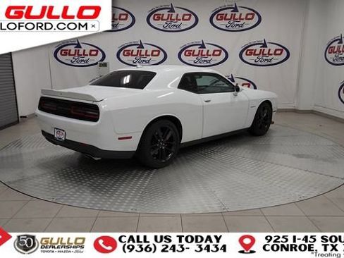Used 2022 Dodge Challenger R/T w/ Performance Handling Group image 8