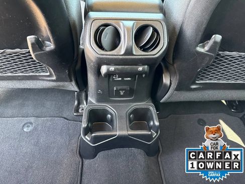 Certified 2025 Jeep Wrangler Unlimited Rubicon AWD/4WD image 11