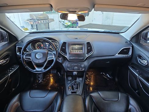 Used 2020 Jeep Cherokee Latitude Plus w/ Cold Weather Group image 22