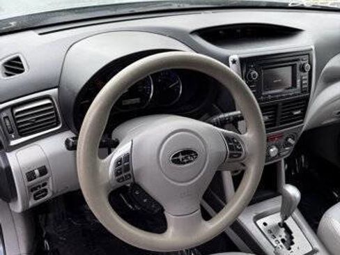 Used 2013 Subaru Forester 2.5X Premium w/ Popular Pkg 2 AWD/4WD image 12