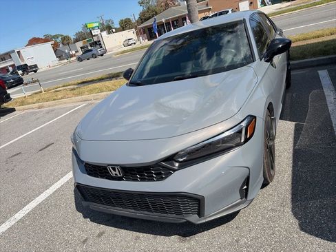 Used 2025 Honda Civic Sport image 2