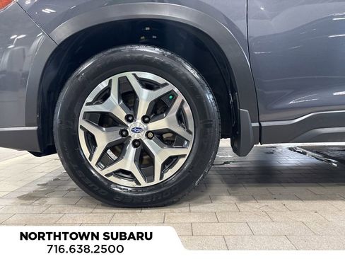 Used 2020 Subaru Forester Premium image 13