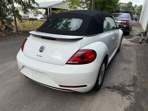 Used 2018 Volkswagen Beetle 2.0T FWD image 6
