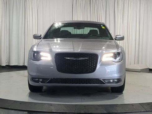 Used 2018 Chrysler 300 S w/ 300S Premium Group AWD/4WD image 3
