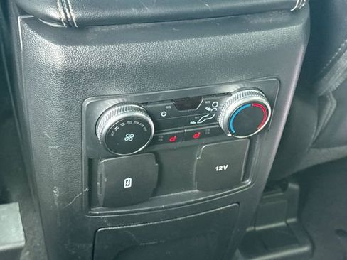 Used 2023 Ford Explorer Limited image 16
