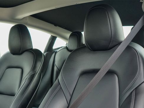 Used 2023 Tesla Model 3 Standard Range RWD image 11