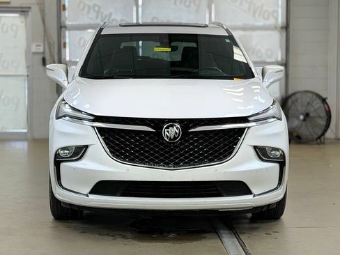Used 2024 Buick Enclave Avenir AWD/4WD image 2