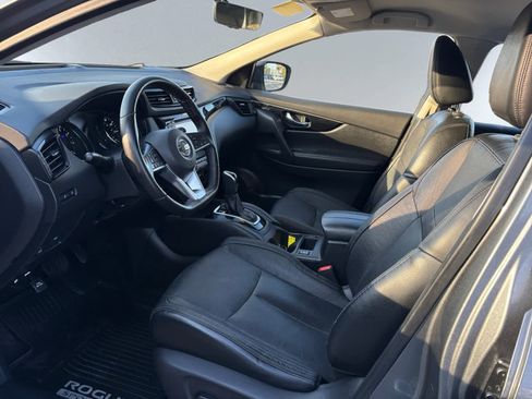 Used 2017 Nissan Rogue Sport SL image 7