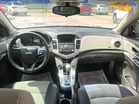 Used 2016 Chevrolet Cruze LS FWD image 14