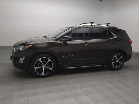 Used 2020 Chevrolet Equinox LT image 2