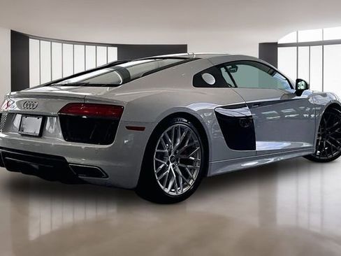 Used 2017 Audi R8 V10 w/ Carbon Exterior Package AWD/4WD image 5