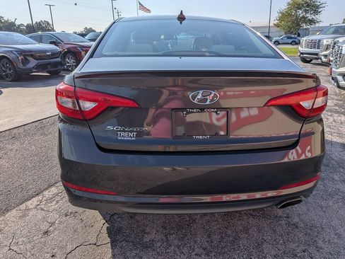 Used 2015 Hyundai Sonata SE w/ Option Group 09 FWD image 3