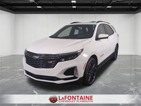 Certified 2024 Chevrolet Equinox RS w/ LPO, Floor Liner Package image 1