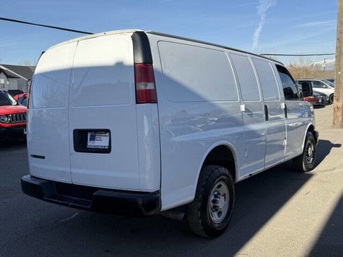 Used 2017 Chevrolet Express 2500 image 6