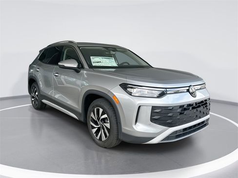 New 2025 Volkswagen Tiguan S image 46