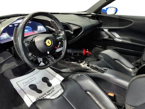 Used 2022 Ferrari SF90 Stradale AWD/4WD image 9
