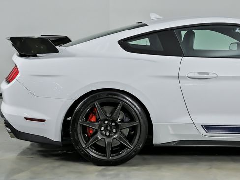 Used 2020 Ford Mustang Shelby GT500 w/ Carbon Fiber Track Pack RWD image 13