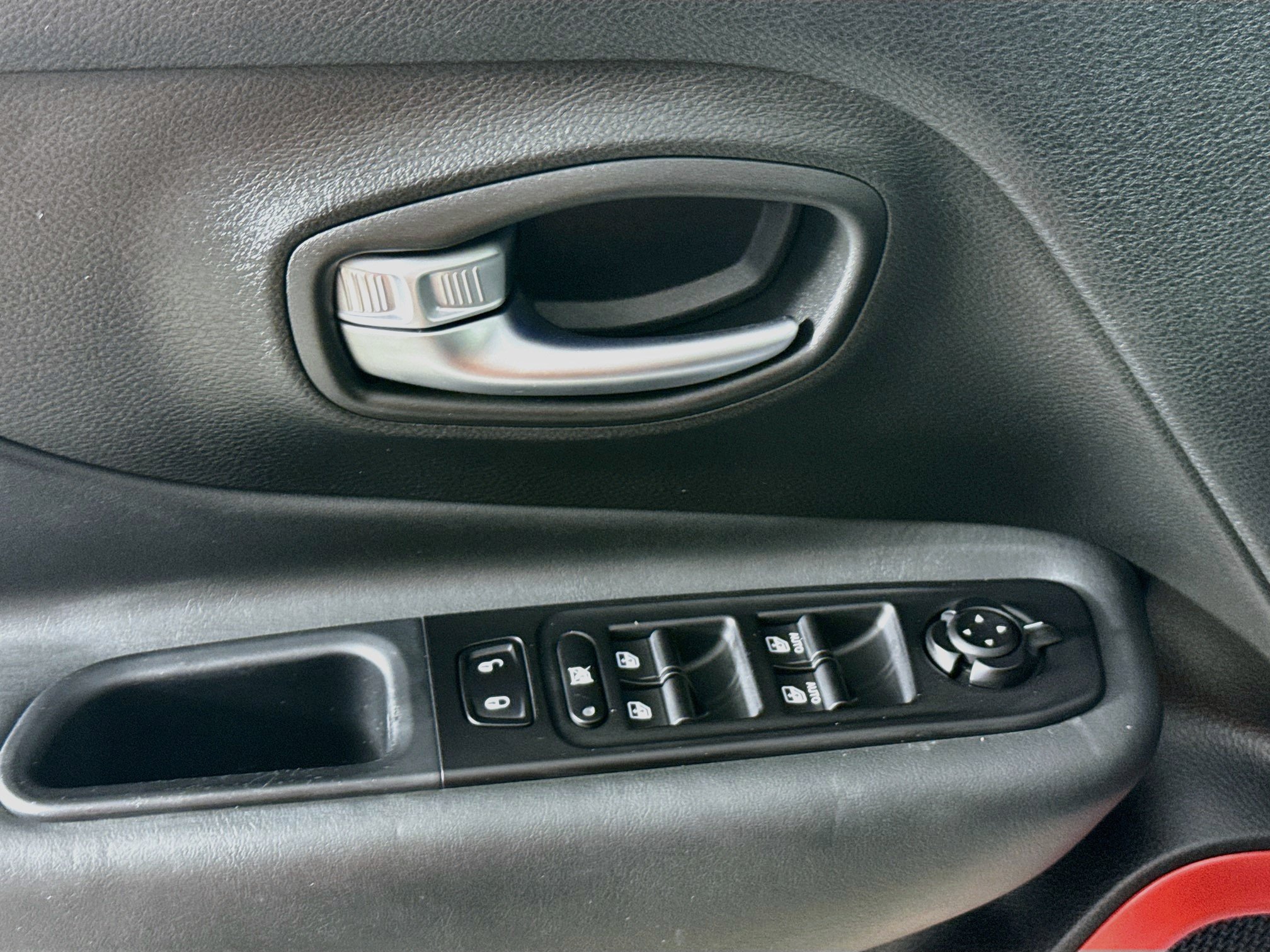 Used 2022 Jeep Renegade Trailhawk AWD/4WD image 21