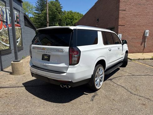 Used 2023 Chevrolet Suburban High Country AWD/4WD image 5