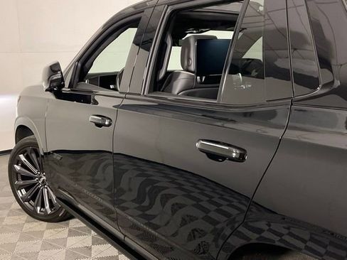 Used 2025 Cadillac Escalade V AWD/4WD image 33