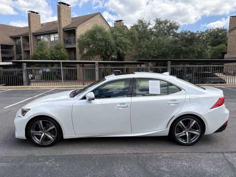 Used 2017 Lexus IS 200t w/ Navigation System Package RWD image 21