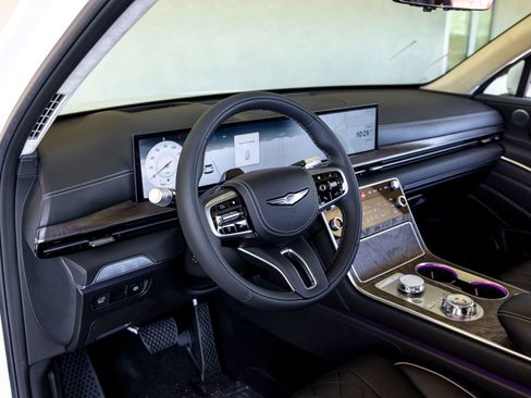 Used 2025 Genesis GV80 3.5T Prestige image 17