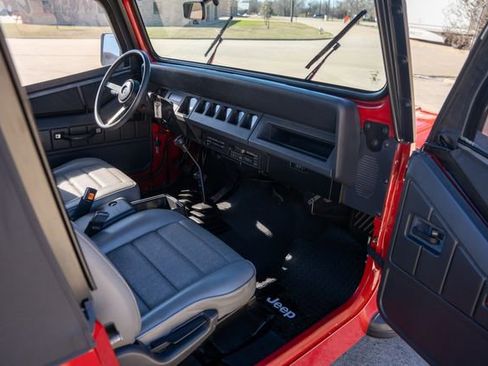 Used 1993 Jeep Wrangler S image 30