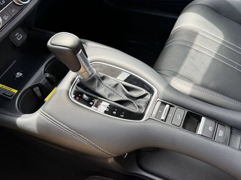 Used 2025 Honda HR-V EX-L image 17