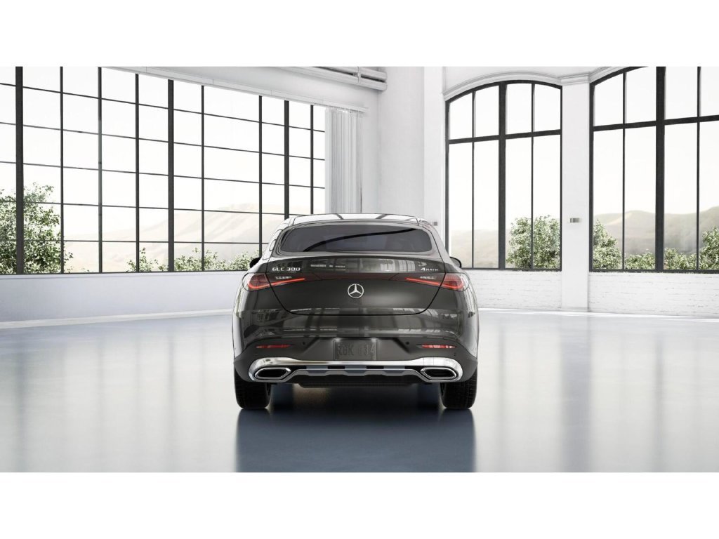 Used 2025 Mercedes-Benz GLC 300 4MATIC image 25
