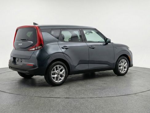 Used 2025 Kia Soul LX w/ LX Technology Package image 9